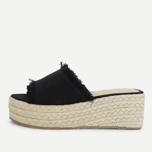 NEVER WORN H&M Black Fringe Sandals